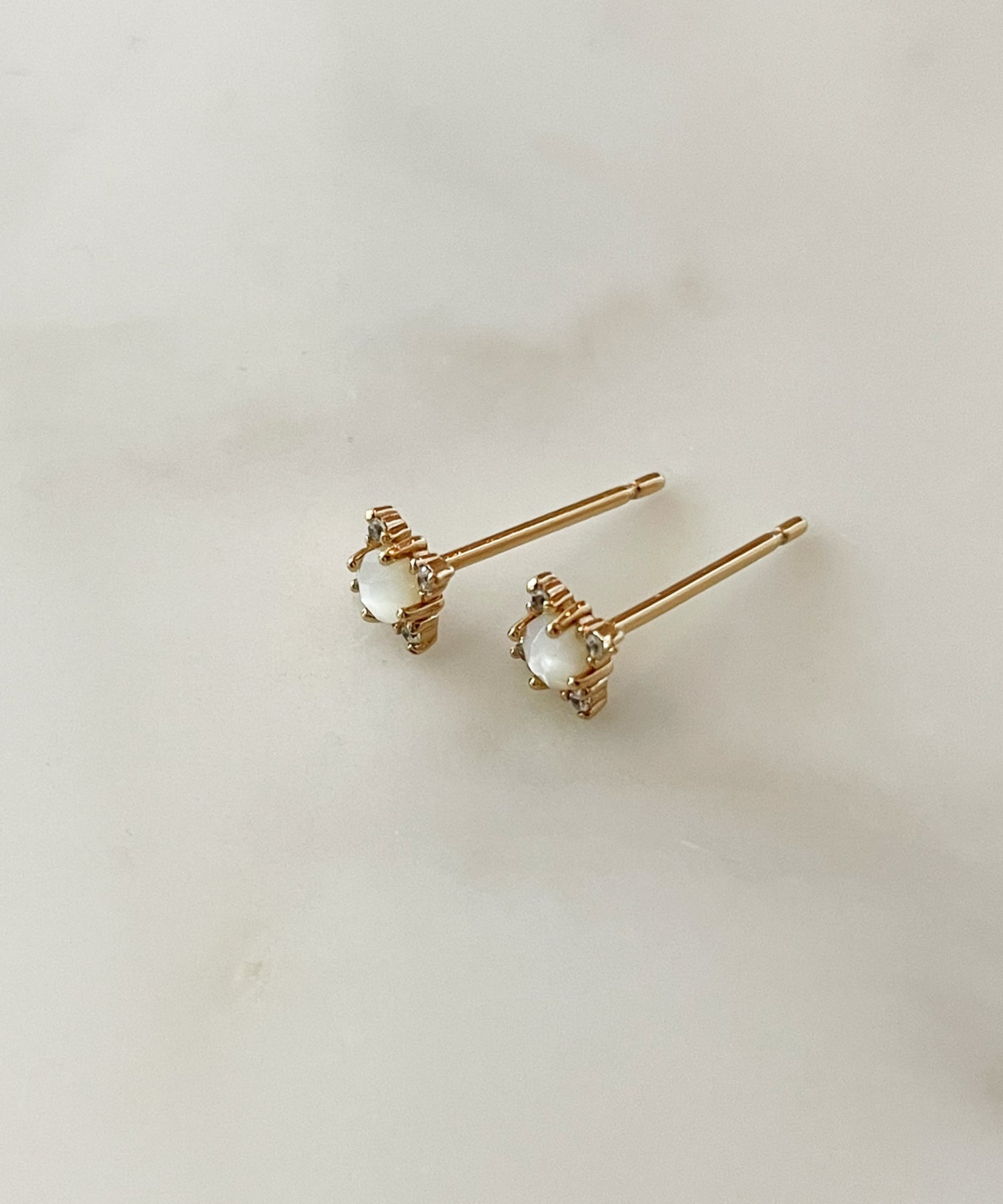 ELIZABETH STONE Petit earring