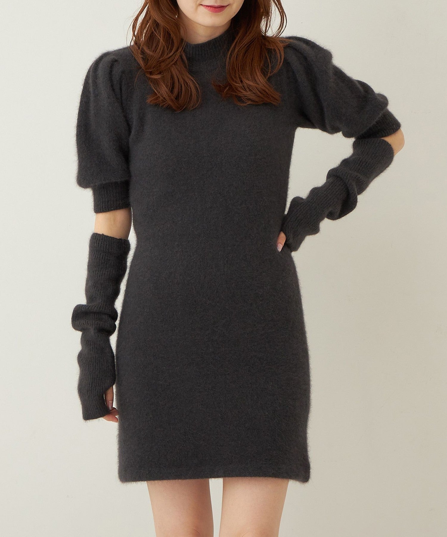手臂温暖的Koon Mini连衣裙