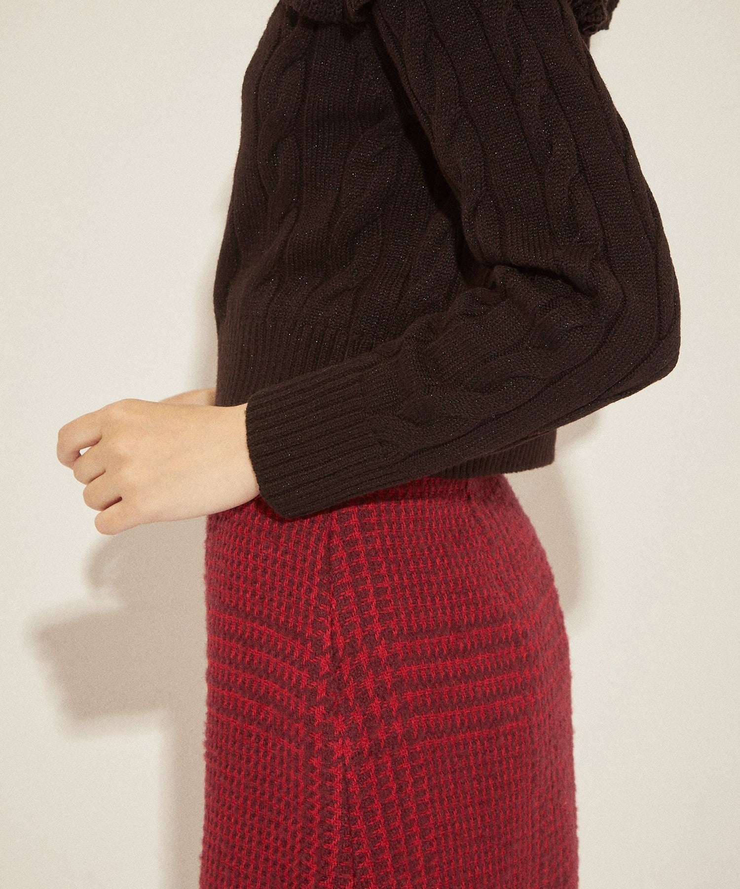 Cable frill high neck knit